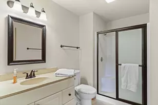 8530 Greenway Blvd, Middleton, WI 53562 - Photo 16
