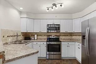 8530 Greenway Blvd, Middleton, WI 53562 - Photo 8
