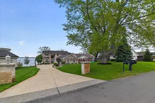 3066 Shadyside Dr, Stoughton, WI 53589 - Photo 12