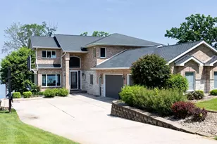 3066 Shadyside Dr, Stoughton, WI 53589 - Photo 6