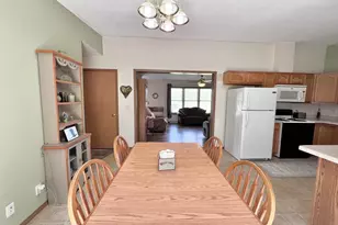 28613 Gunderson St, Lone Rock, WI 53556 - Photo 4