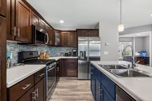 427 Galileo Dr, Madison, WI 53718 - Photo 10