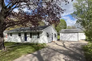 4417 Jay Dr, Madison, WI 53704 - Photo 2