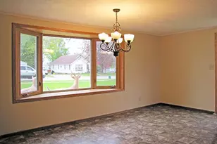 240 Broadway St, Platteville,  53818 - Photo 4
