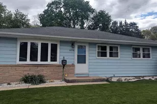 4208 Elinor St, Madison, WI 53713 - Photo 2