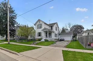 218 S Water St, Columbus, WI 53925 - Photo 2
