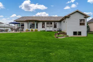 620 Waterford Dr, Beloit, WI 53511 - Photo 8
