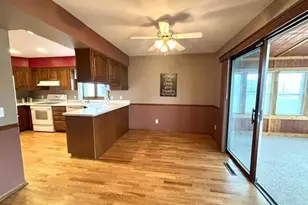 226 Beechwood Dr, Janesville, WI 53548 - Photo 6