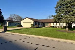 226 Beechwood Dr, Janesville, WI 53548 - Photo 52