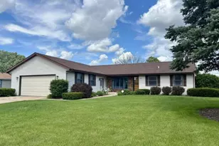 226 Beechwood Dr, Janesville, WI 53548 - Photo 1