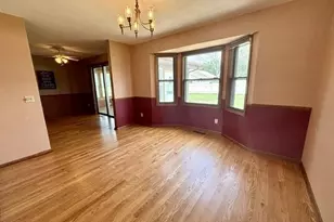 226 Beechwood Dr, Janesville, WI 53548 - Photo 6