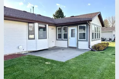 226 Beechwood Drive, Janesville, WI 53548 - Photo 4