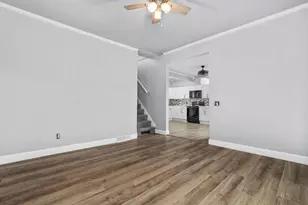 122 S 1st St, Janesville, WI 53536 - Photo 24