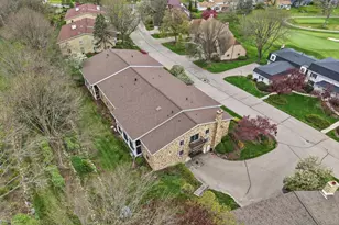 25 Golf Course Rd, Madison, WI 53704 - Photo 2