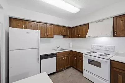 25 Golf Course Road #E, Madison, WI 53704 - Photo 14
