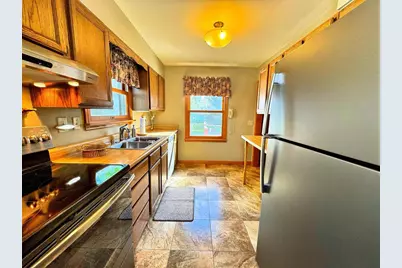 907 Birch Haven Circle, Monona, WI 53716 - Photo 8