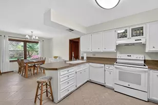 2110 Sheridan Dr, Madison, WI 53704 - Photo 12
