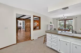 2110 Sheridan Dr, Madison, WI 53704 - Photo 14