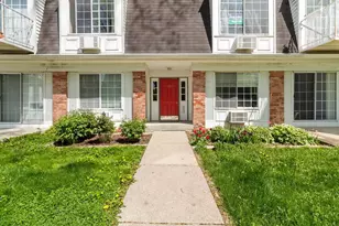 2156 Allen Blvd, Middleton, WI 53562 - Photo 2