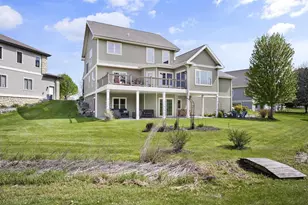 245 Stone Bridge Cir, Deerfield, WI 53531 - Photo 6