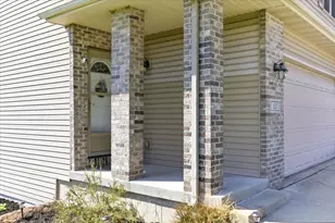 121 Madison Ave, Baraboo, WI 53913 - Photo 2