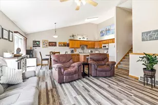121 Madison Ave, Baraboo, WI 53913 - Photo 8