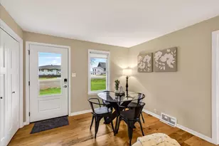 2211 Colladay Point Dr, Stoughton, WI 53589 - Photo 10