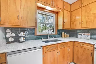 7010 Franklin Ave, Middleton, WI 53562 - Photo 16