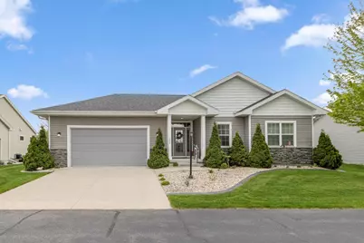 404 Bella Way, Sun Prairie, WI 53590 - Photo 2