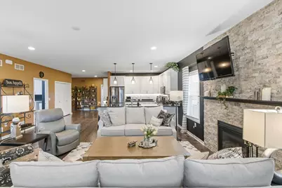 404 Bella Way, Sun Prairie, WI 53590 - Photo 10