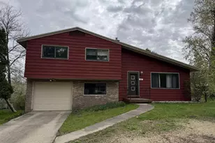 407 Silver Lake Dr, Portage, WI 53901 - Photo 2