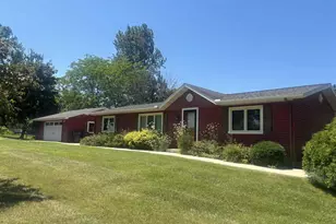 356 Sherman Ave, Markesan, WI 53946 - Photo 2