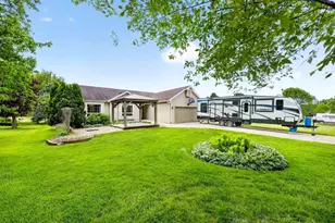 3781 Token Rd, DeForest, WI 53532 - Photo 2