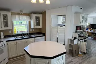325 Center St, Wisconsin Dells, WI 53965 - Photo 6