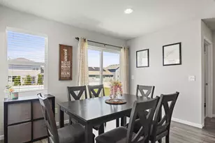 868 Tamarack Ln, Sun Prairie, WI 53590 - Photo 10