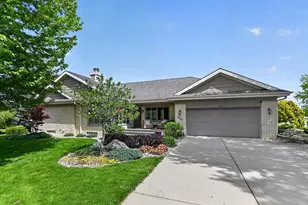 404 Sunset Ct, Marshall, WI 53559 - Photo 2