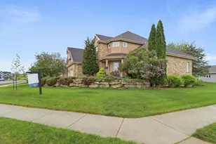 301 Bergamont Blvd, Oregon, WI 53575 - Photo 4