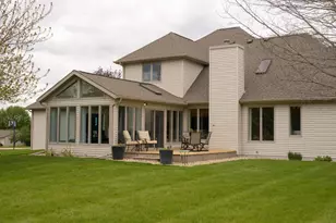 2717 Olin Way, Sun Prairie, WI 53590 - Photo 4