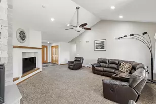 116 Sandy Ct, Mount Horeb, WI 53572 - Photo 16