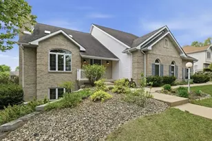 8813 Nelson Crossing, Verona, WI 53593 - Photo 2
