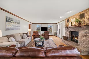 413 Park St, Cambridge, WI 53523 - Photo 8