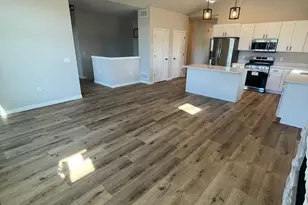827 Vineyard Dr, Cambridge, WI 53523 - Photo 16
