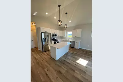 827 Vineyard Drive, Cambridge, WI 53523 - Photo 10