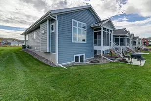 825 Vineyard Dr, Cambridge, WI 53523 - Photo 4