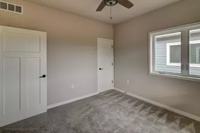 825 Vineyard Drive, Cambridge, WI 53523 - Photo 8