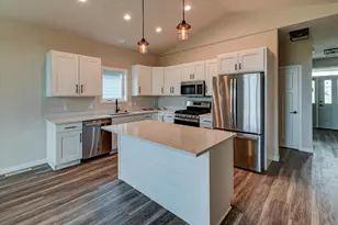 825 Vineyard Dr, Cambridge, WI 53523 - Photo 14