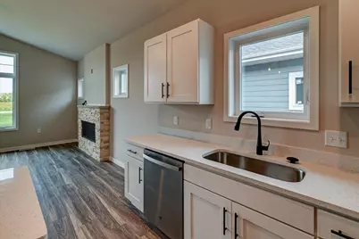 825 Vineyard Drive, Cambridge, WI 53523 - Photo 18