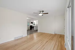 326 Prairie View Ct, Oregon, WI 53575 - Photo 6