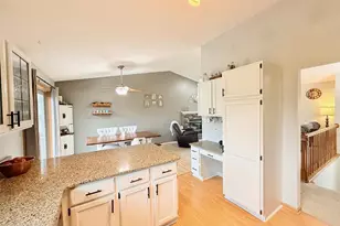 516 Mohawk Trail, DeForest, WI 53532 - Photo 6