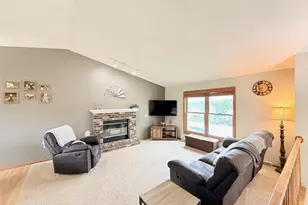 516 Mohawk Trail, DeForest, WI 53532 - Photo 2